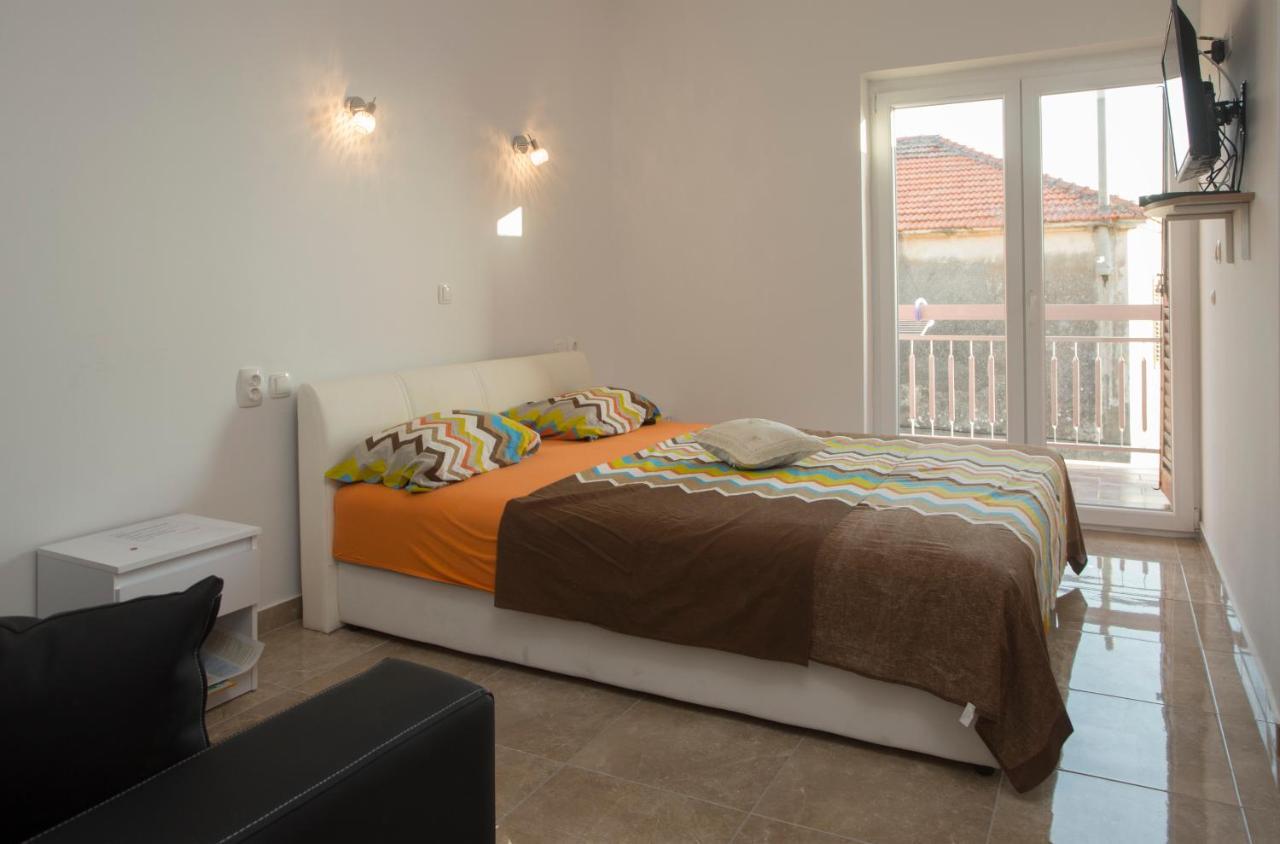 Villa Nives Holiday Apartment Rentals Podstrana Exterior photo