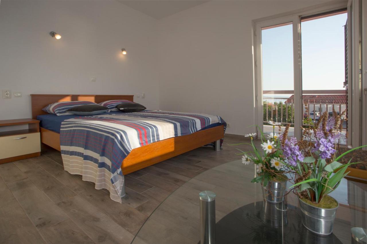 Villa Nives Holiday Apartment Rentals Podstrana Exterior photo