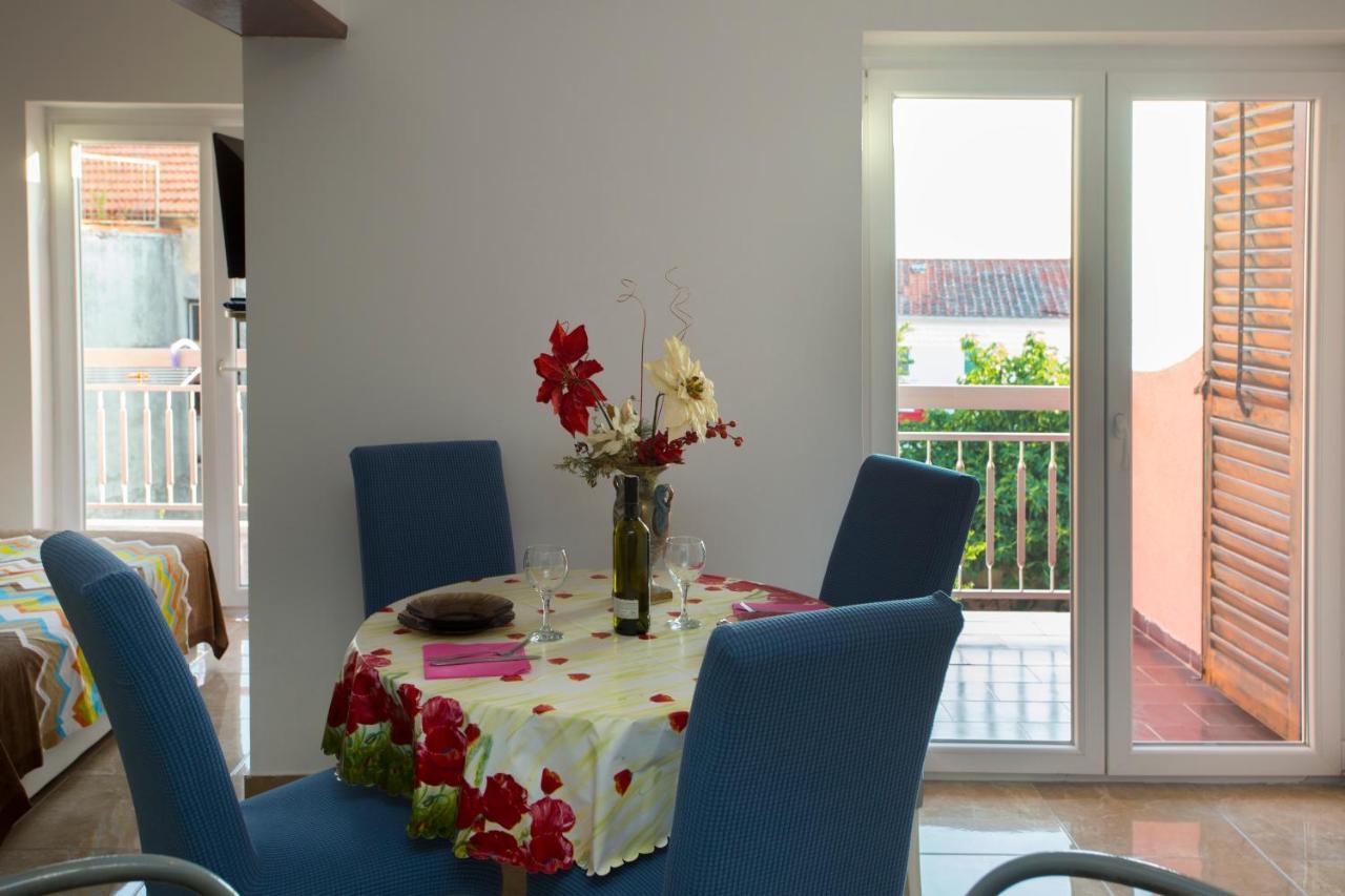 Villa Nives Holiday Apartment Rentals Podstrana Exterior photo