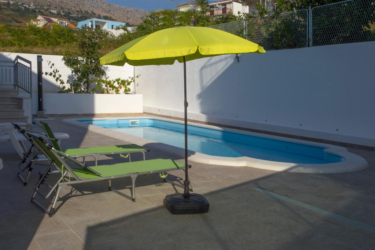 Villa Nives Holiday Apartment Rentals Podstrana Exterior photo