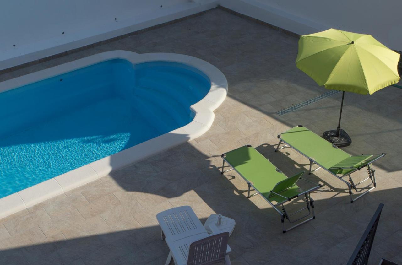 Villa Nives Holiday Apartment Rentals Podstrana Exterior photo